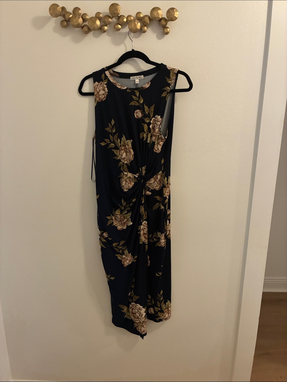 nine britton Black Floral Twist-Front Midi Dress